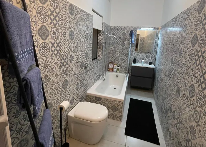 Seaside St. Paul's Bay