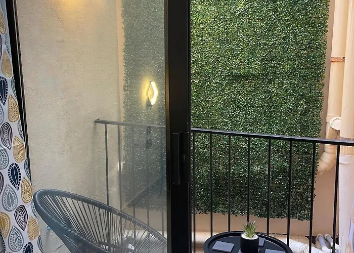 Seaside St. Paul's Bay